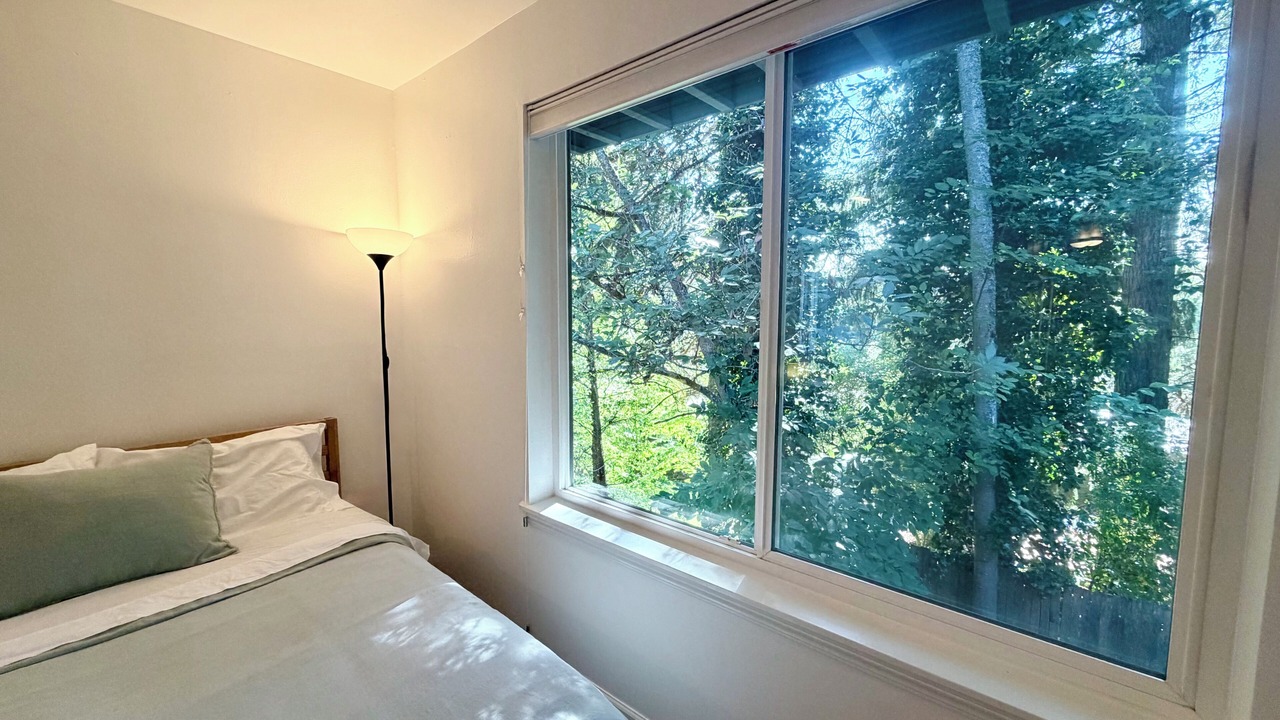 Photo of Bedroom in Matthews Beach