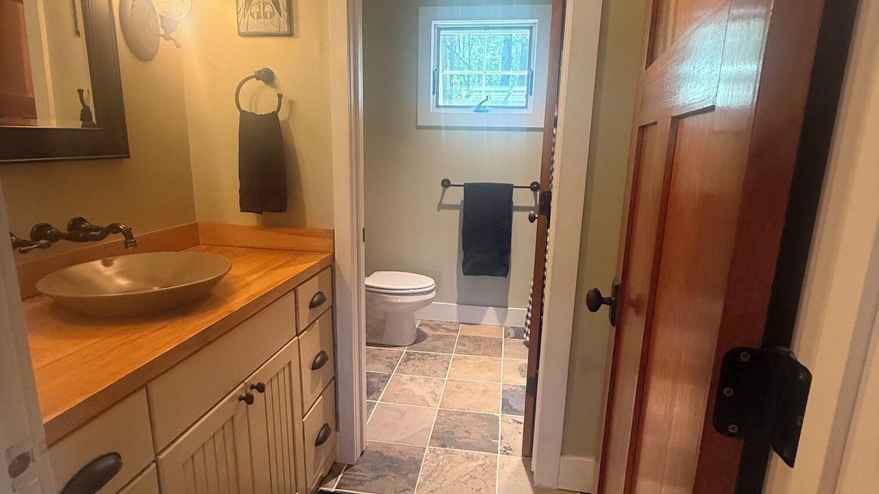 Photo of Bathroom in Lake