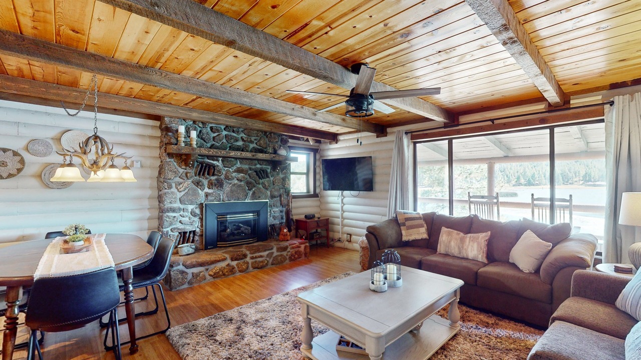 Photo of Livingroom in Munds Park