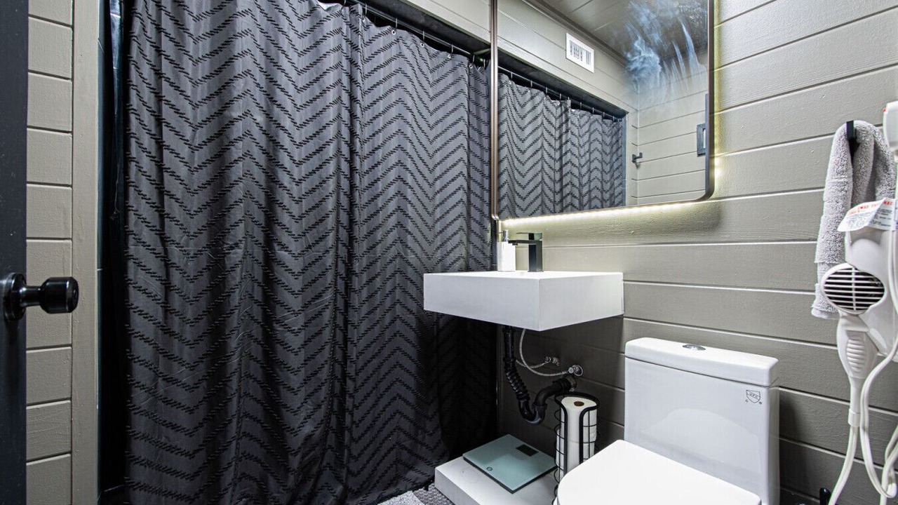 Photo of Bathroom in Downtown Columbus