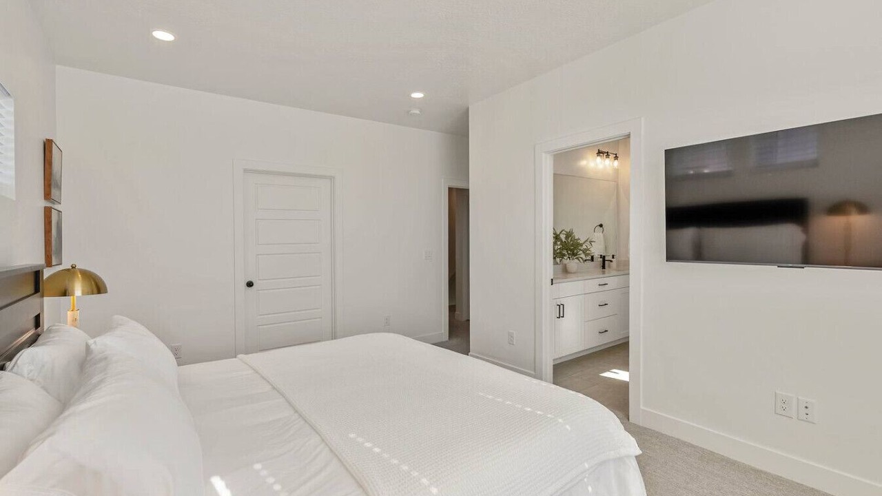 Photo of Bedroom in Sandy