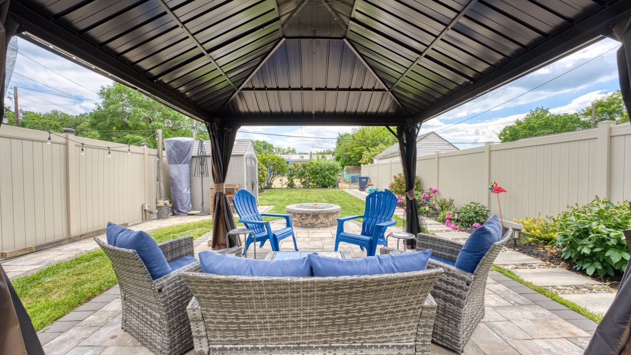 Photo of Patio Balcony in Lower Central NE