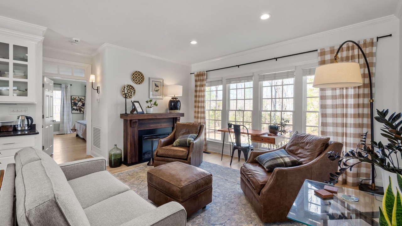 Photo of Livingroom in Chapel Hill