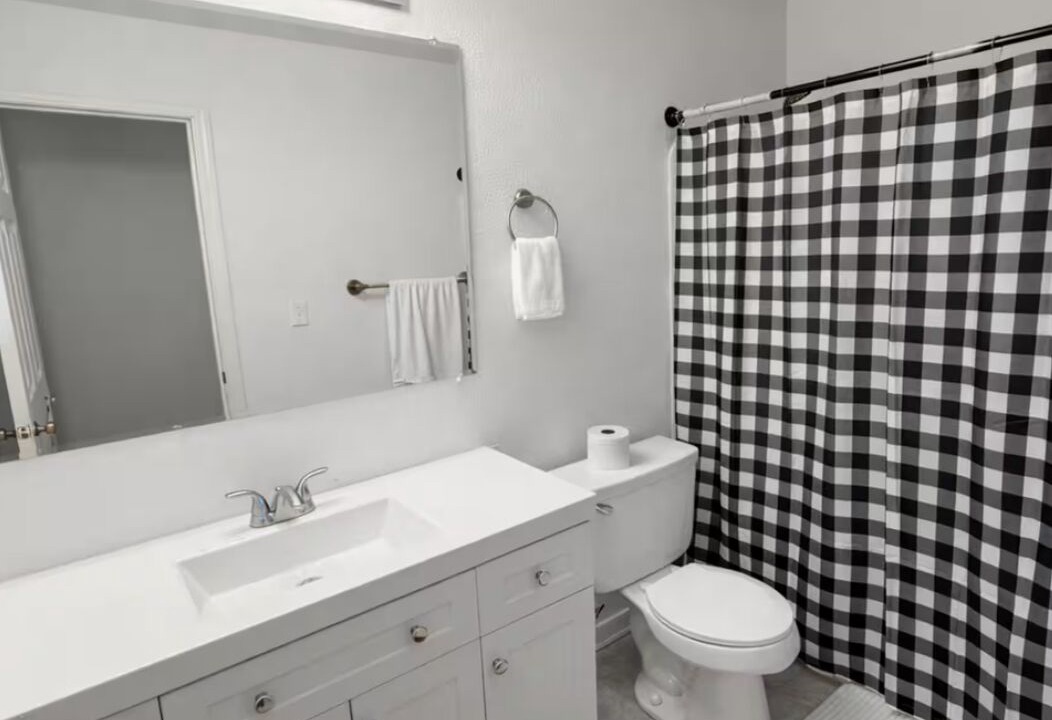 Photo of Bathroom in Kelseyville
