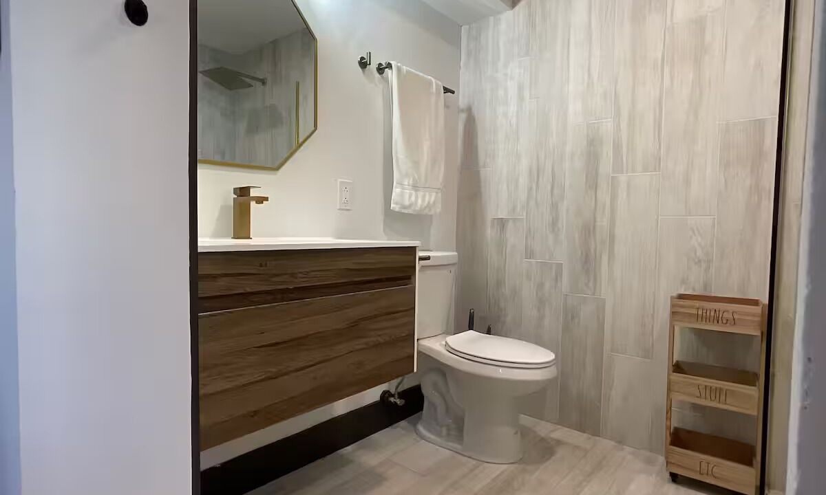 Photo of Bathroom in Indian Beach Sapphire Shores