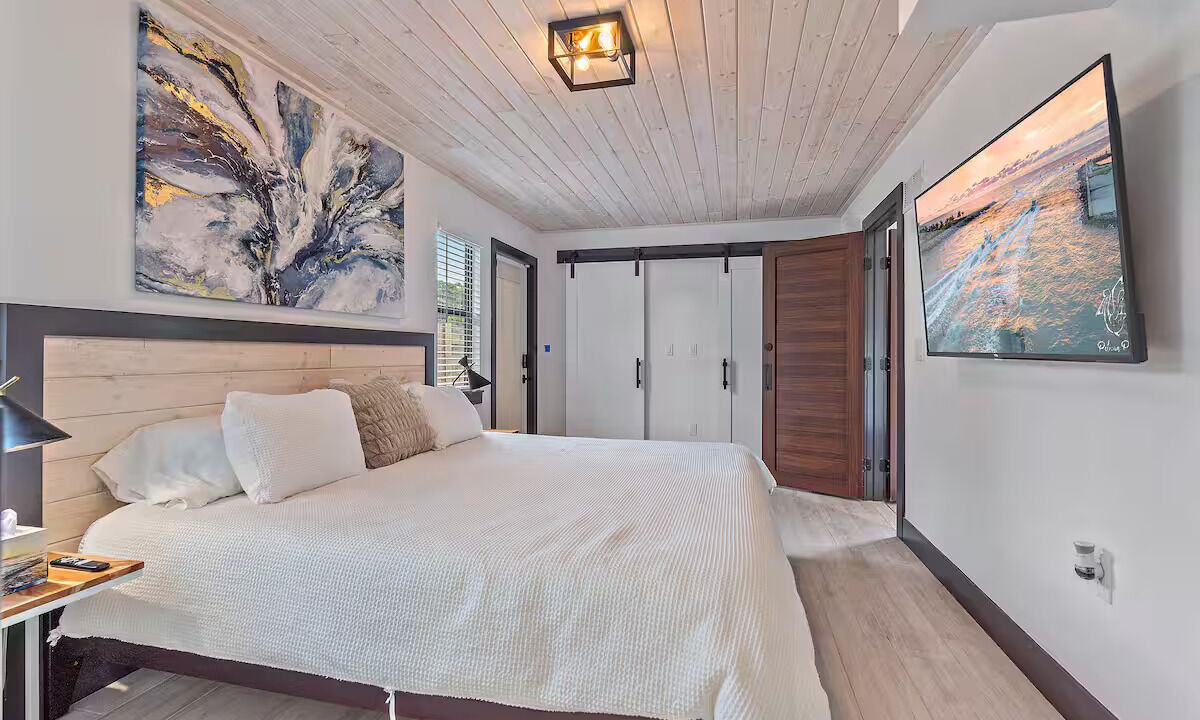 Photo of Bedroom in Indian Beach Sapphire Shores