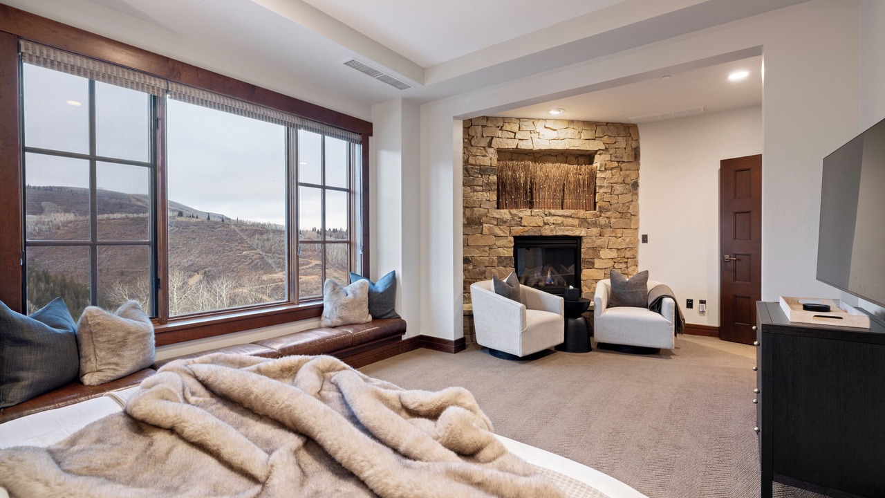 Photo of Livingroom in Empire Pass