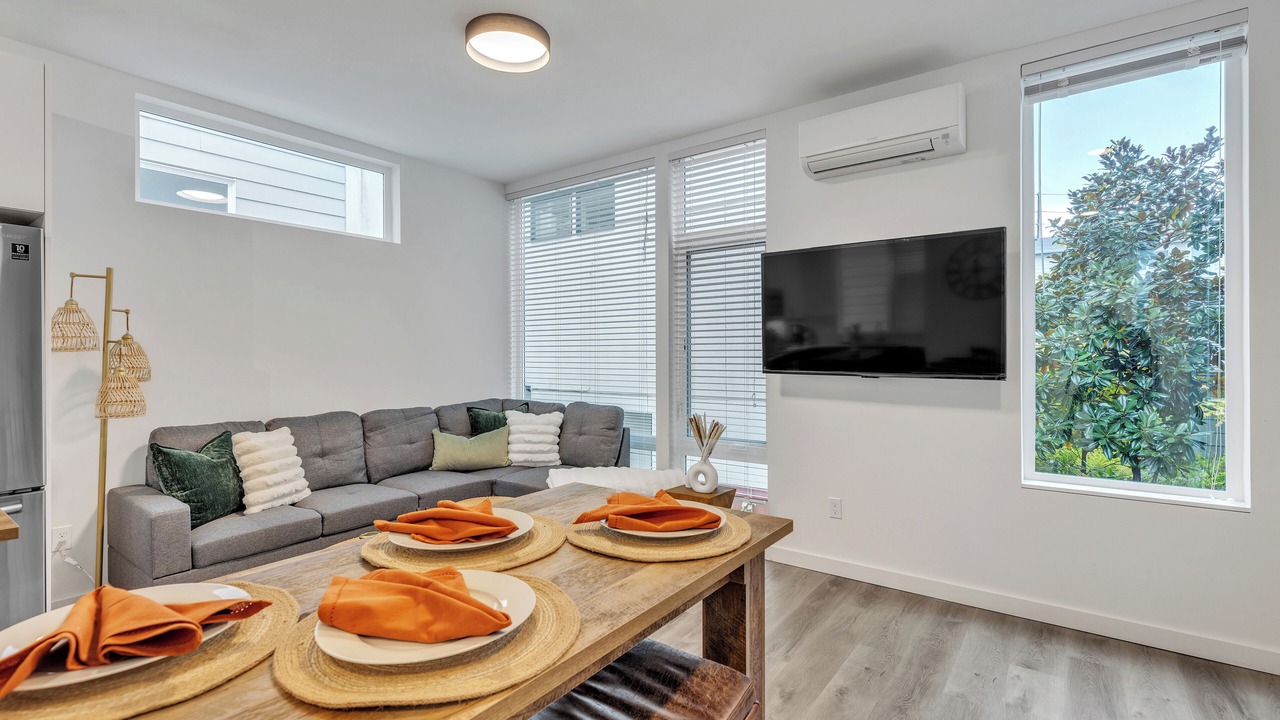 Photo of Livingroom in North Queen Anne