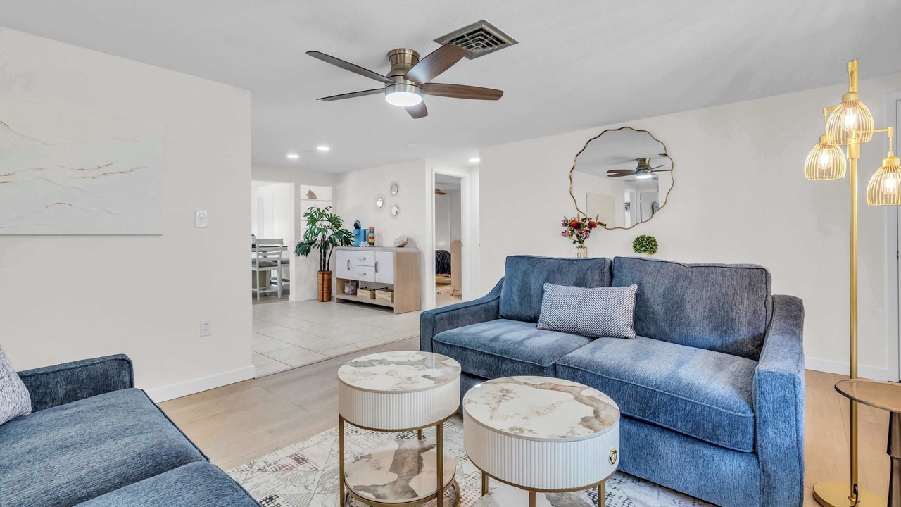 Photo of Livingroom in Sarasota Springs