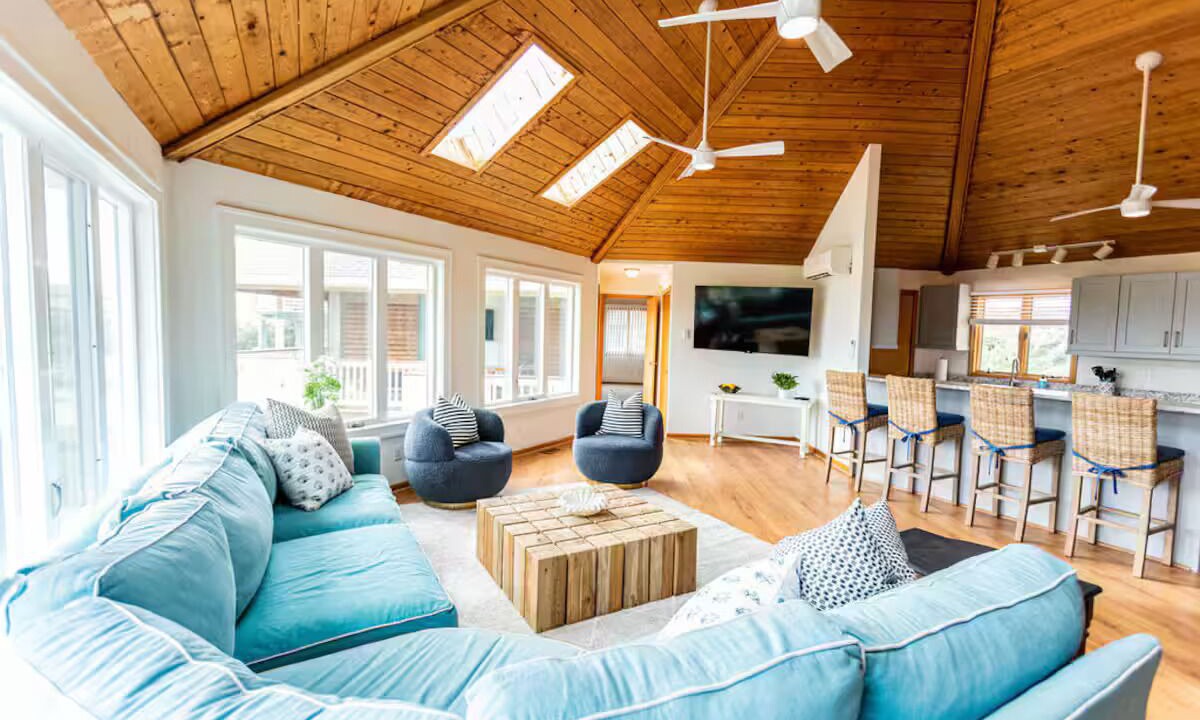Photo of Livingroom in Southern Shores