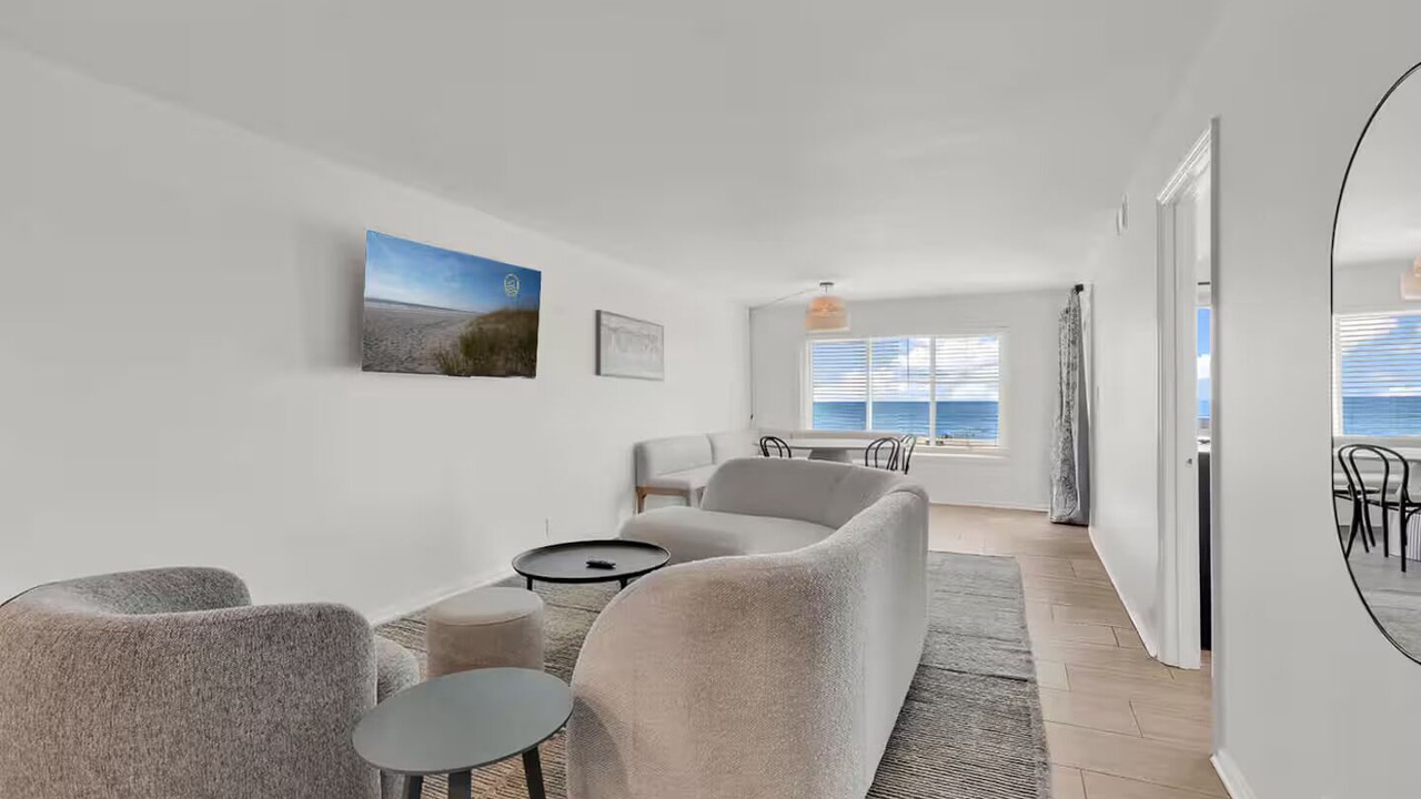 Photo of Livingroom in Ocean Drive