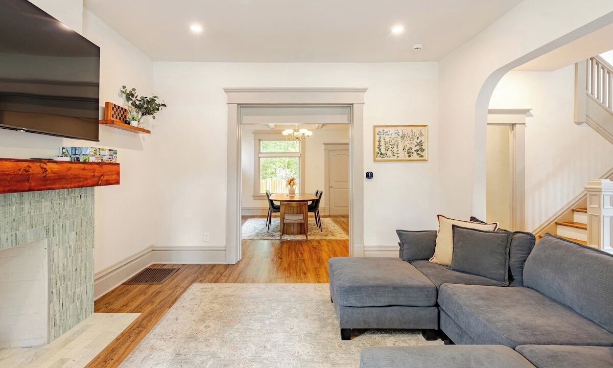 Photo of Livingroom in Franklin Park