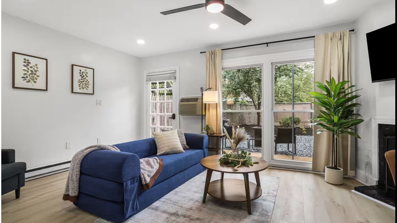 Photo of Livingroom in Hill East