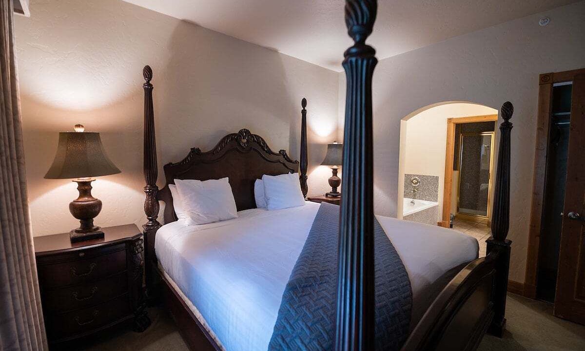 Photo of Bedroom in Midway