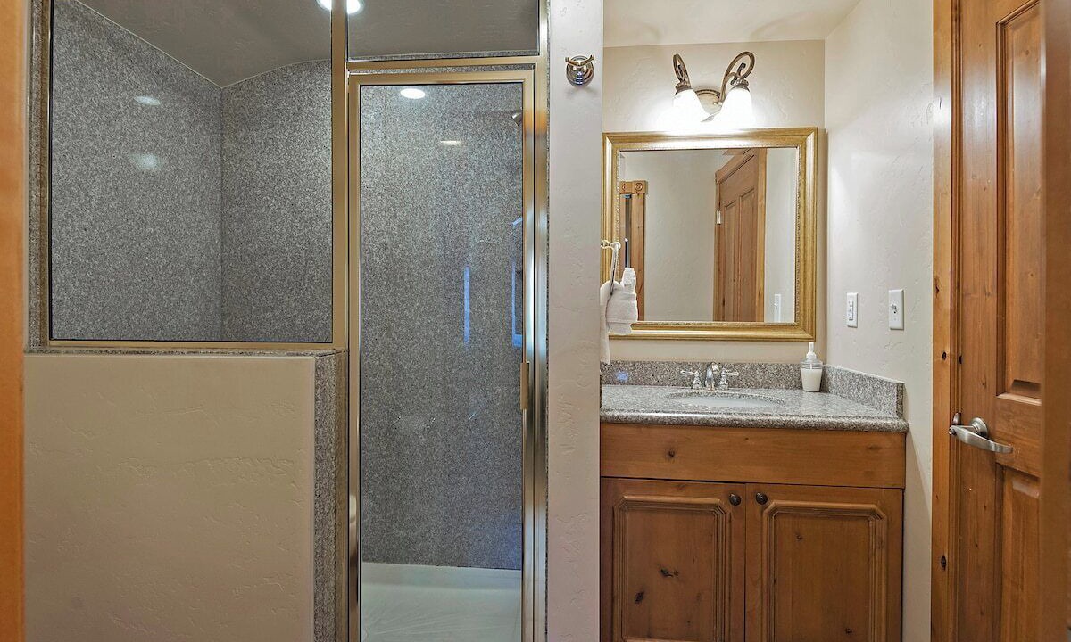 Photo of Bathroom in Midway