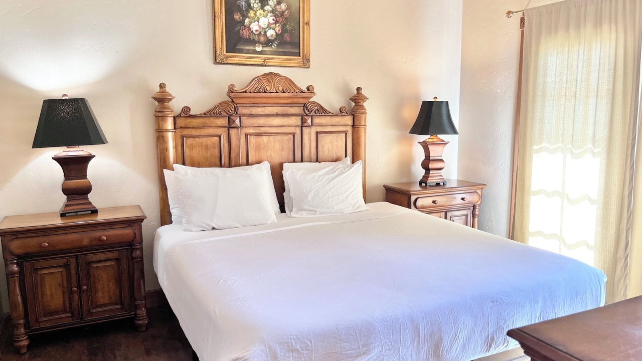 Photo of Bedroom in Midway