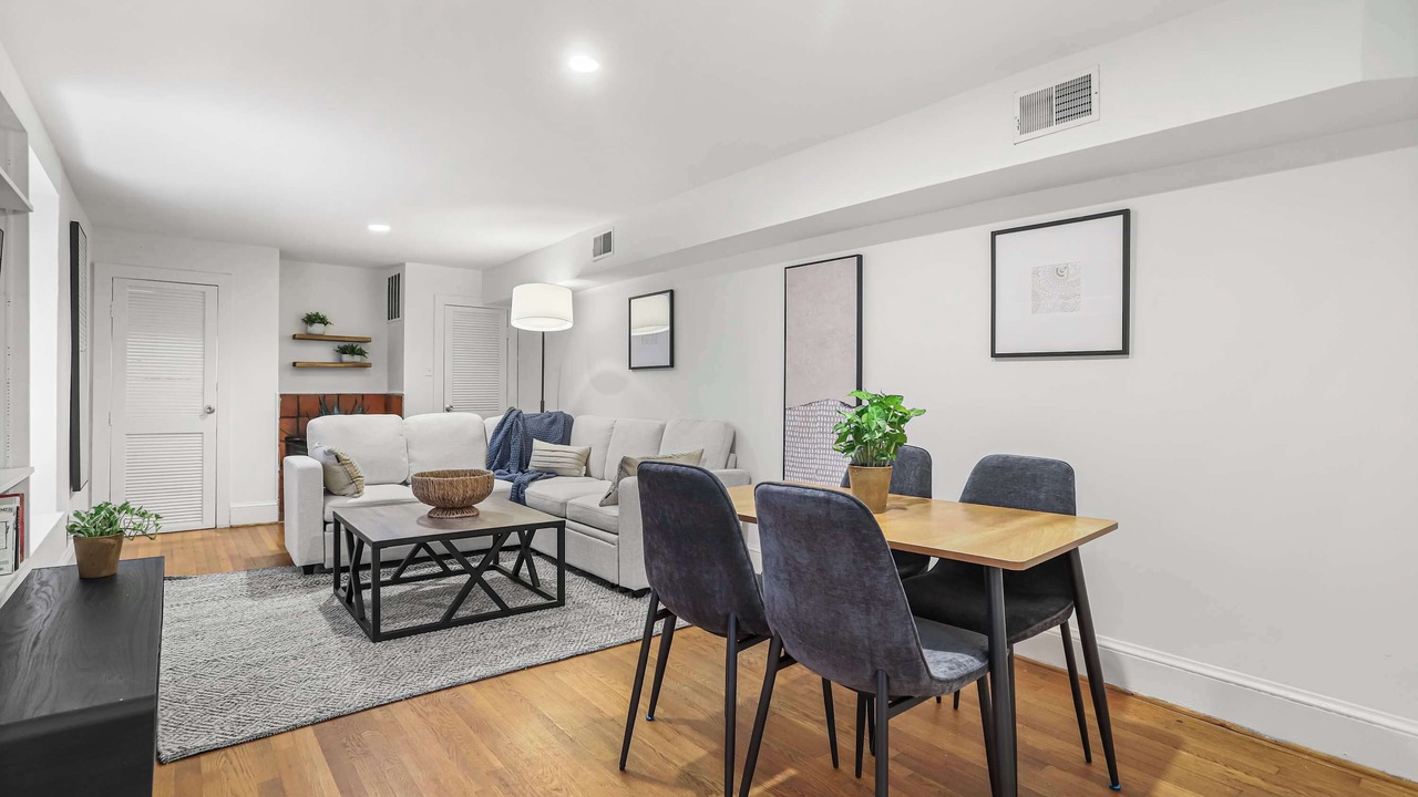 Photo of Bedroom in Dupont Circle