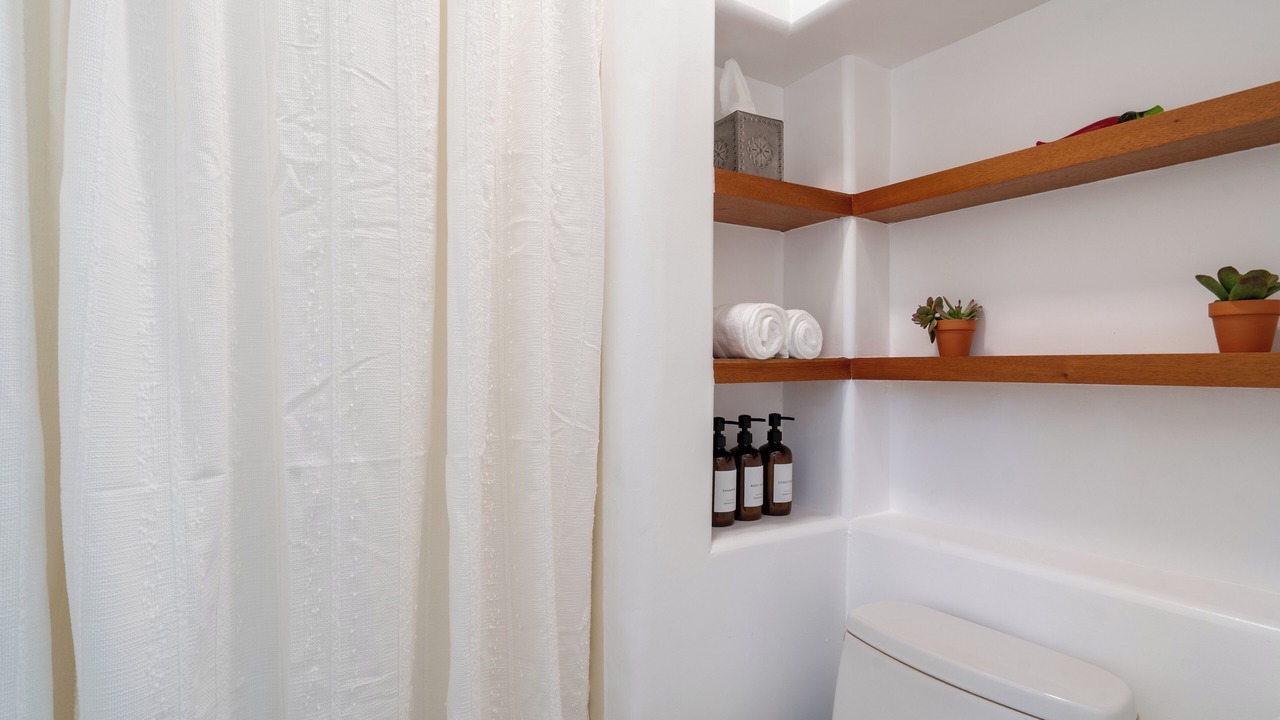 Photo of Bathroom in South Capitol