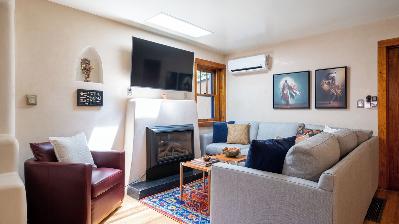 Photo of Livingroom in South Capitol