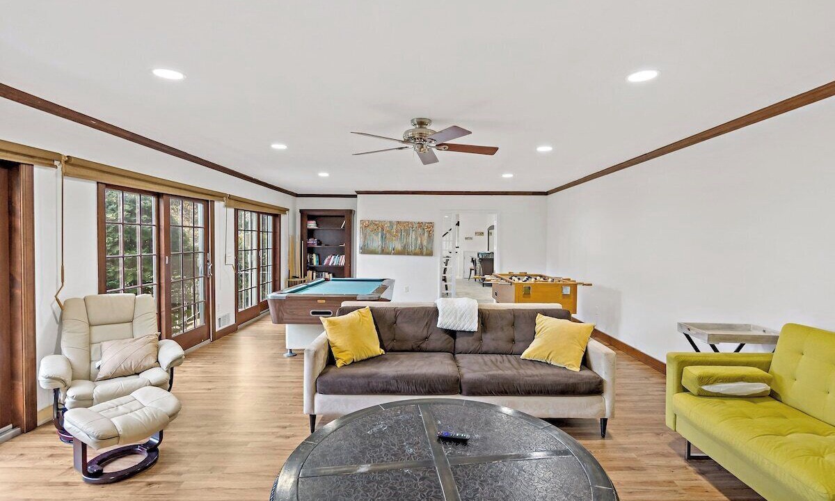 Photo of Livingroom in Tysons