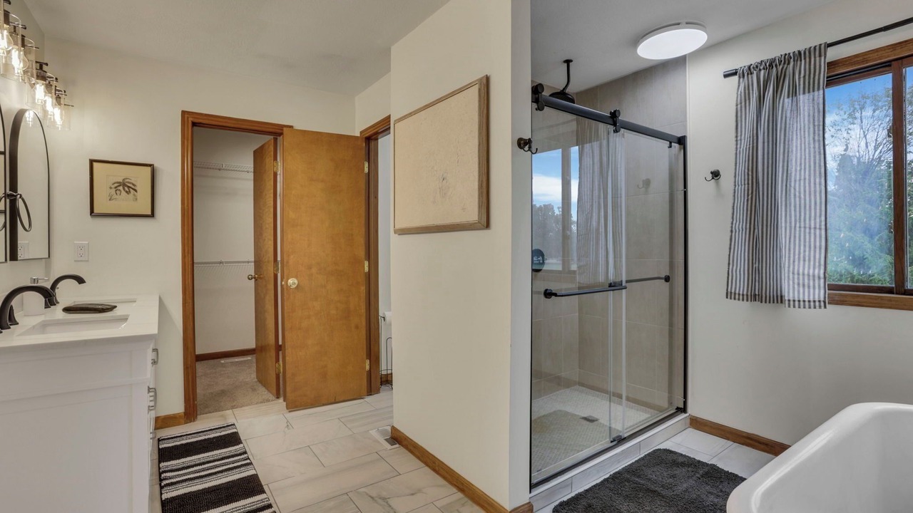 Photo of Bathroom in Canal Winchester