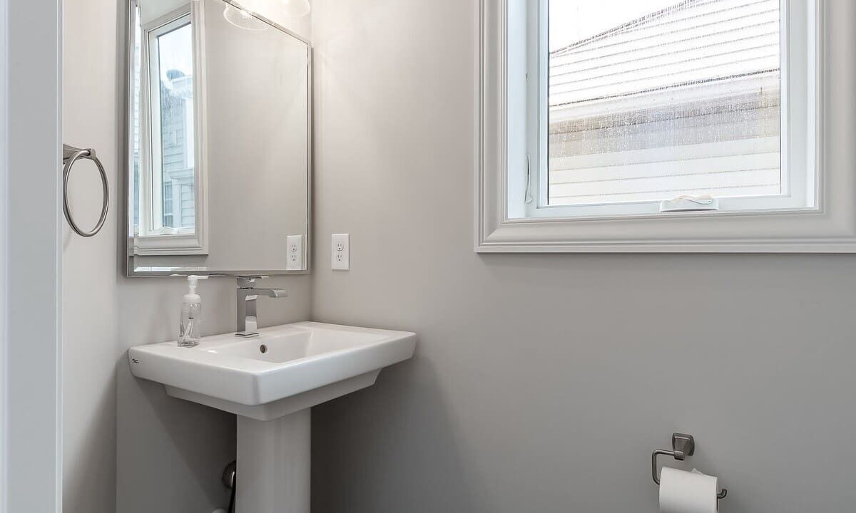 Photo of Bathroom in Downtown Columbus