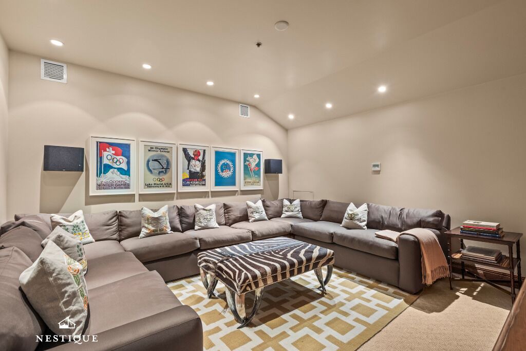 Photo of Livingroom in Empire Pass