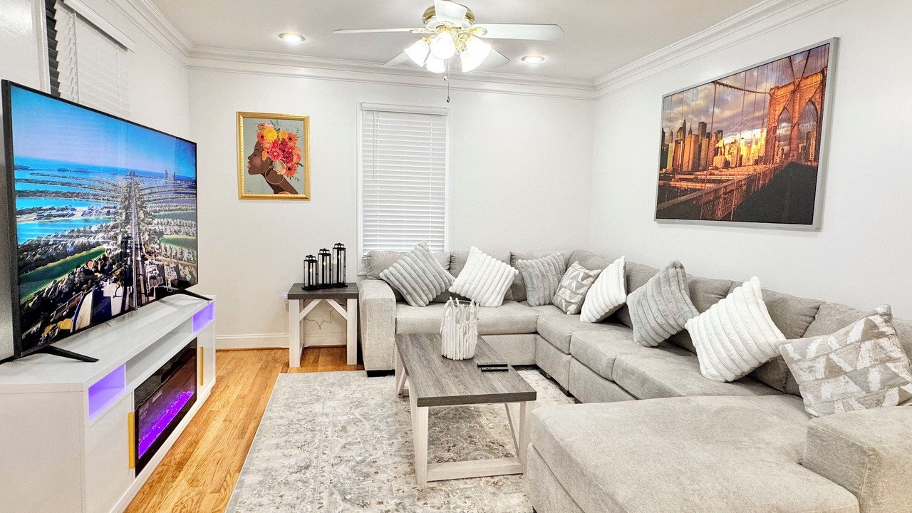 Photo of Livingroom in Douglas Park