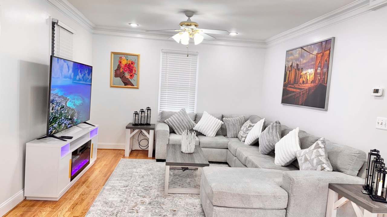 Photo of Livingroom in Douglas Park