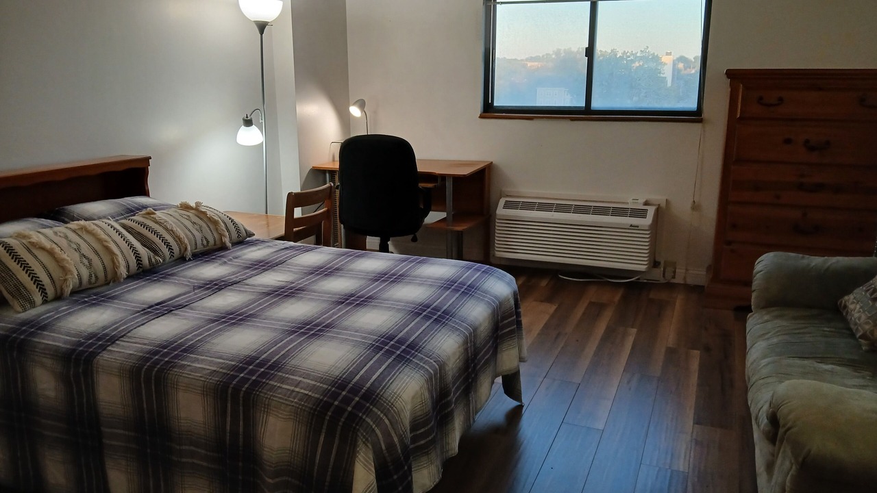 Photo of Bedroom in Old North Columbus