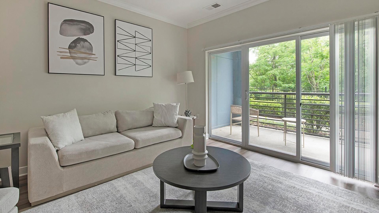 Photo of Livingroom in Chillum