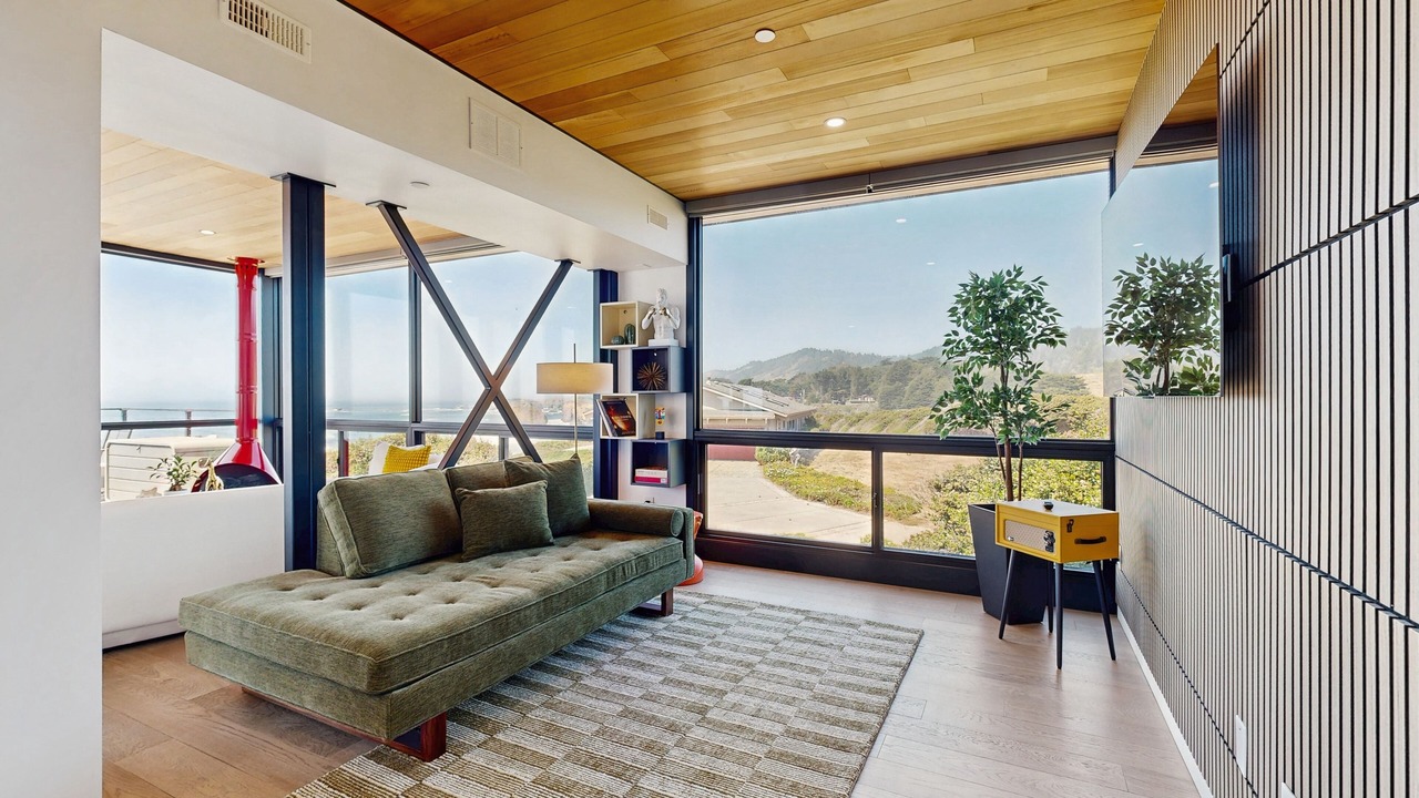 Photo of Livingroom in Fort Bragg
