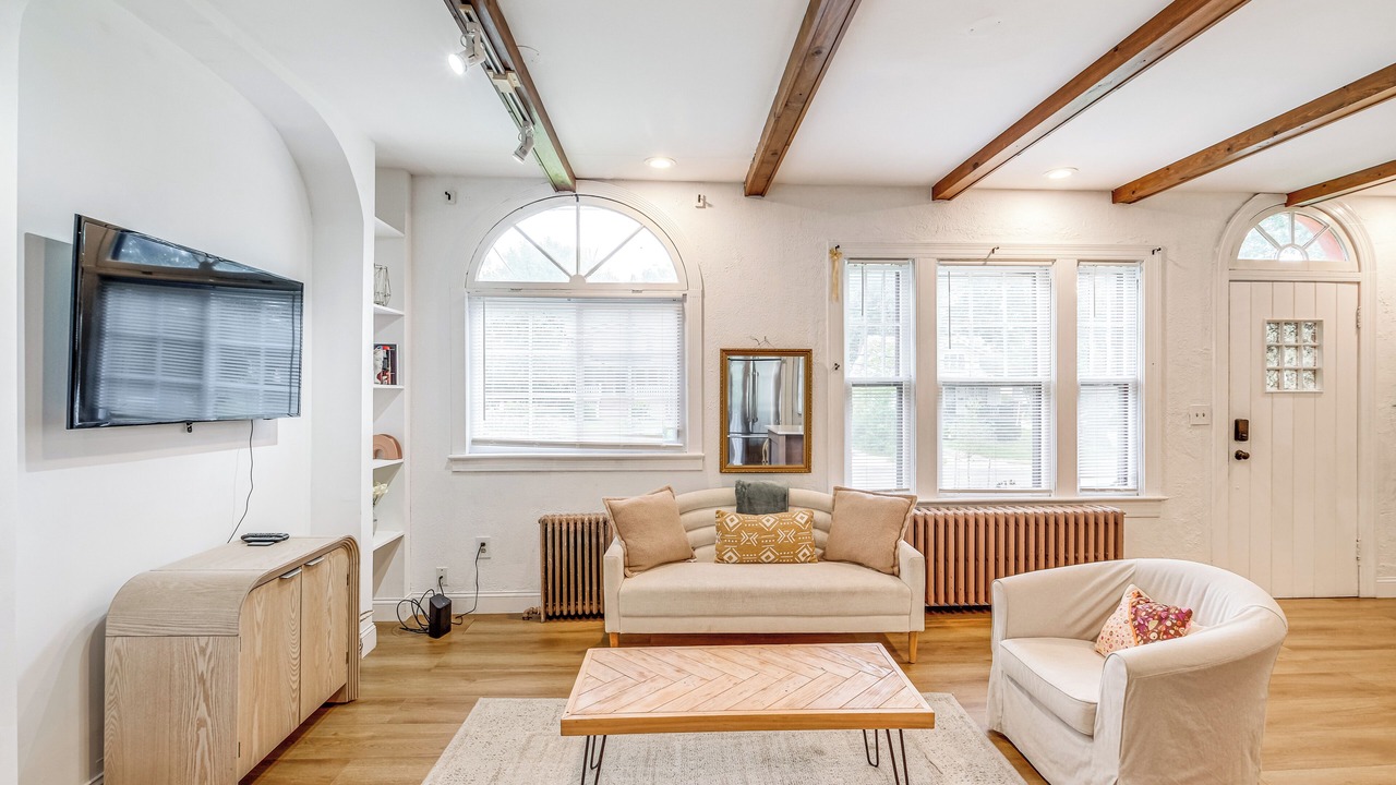 Photo of Livingroom in College Park