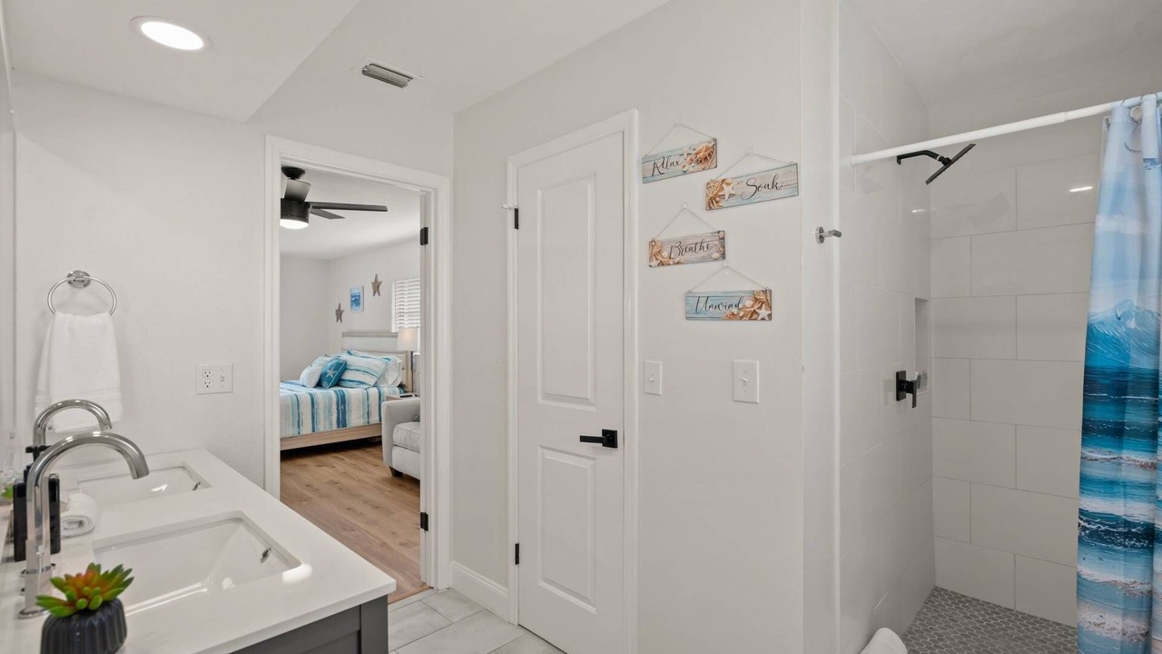 Photo of Bathroom in Gulf Gate Woods