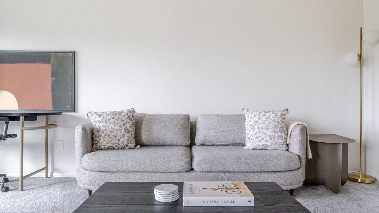 Photo of Livingroom in North Queen Anne
