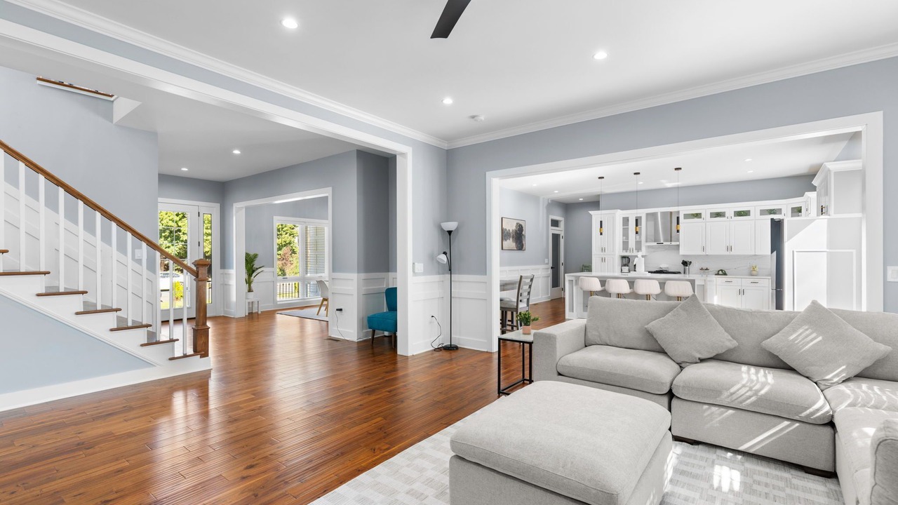 Photo of Livingroom in Baileys Crossroads