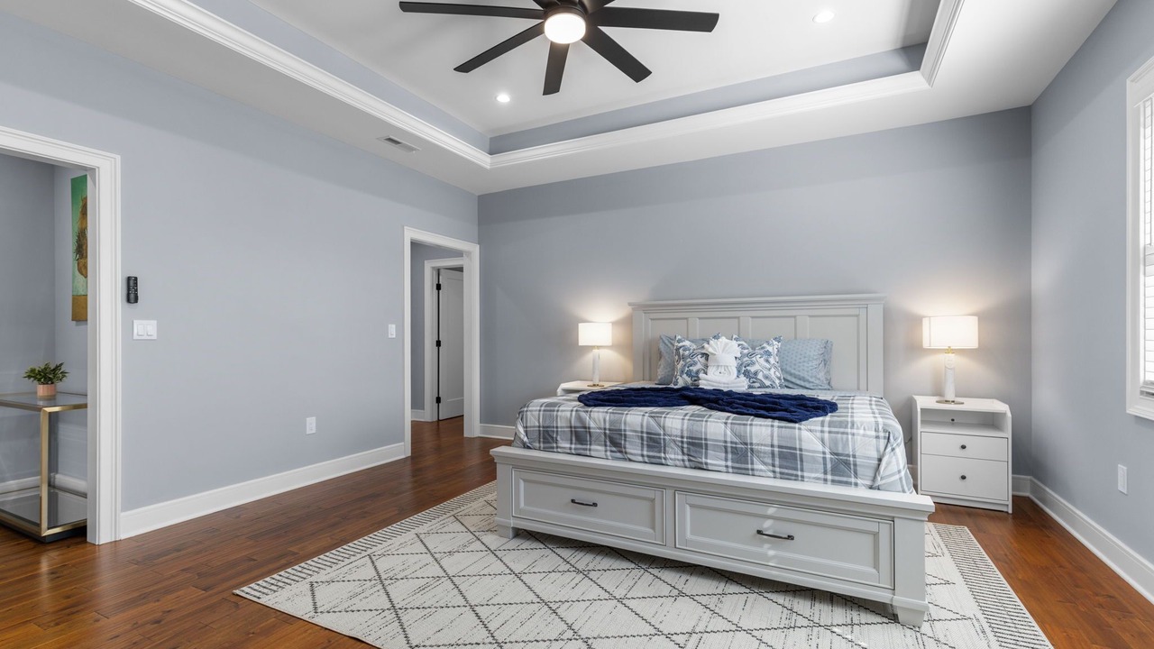 Photo of Bedroom in Baileys Crossroads