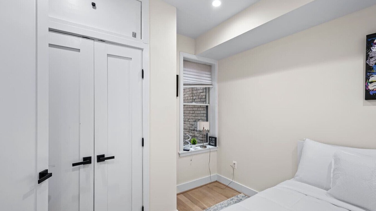 Photo of Bedroom in Dupont Circle
