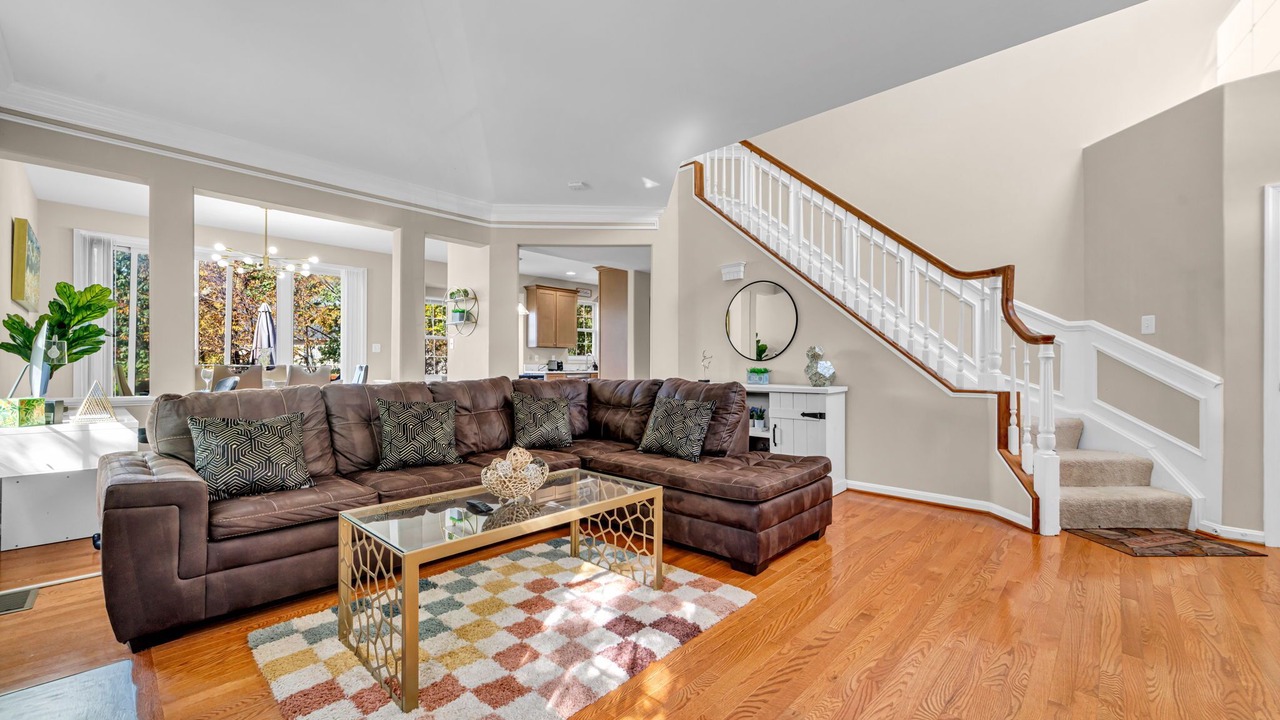 Photo of Livingroom in Dulles Town Center