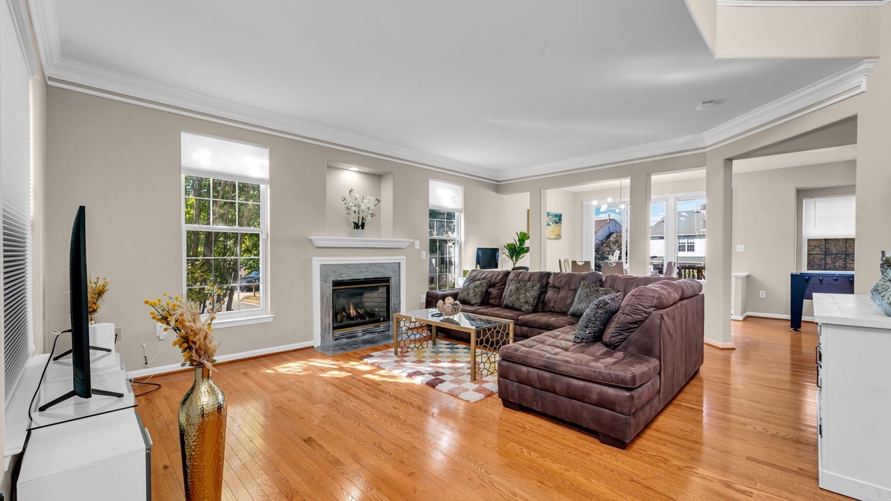 Photo of Livingroom in Dulles Town Center