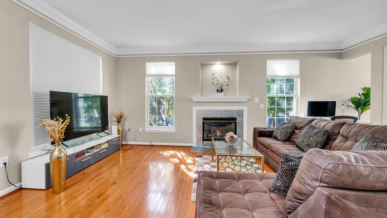Photo of Livingroom in Dulles Town Center