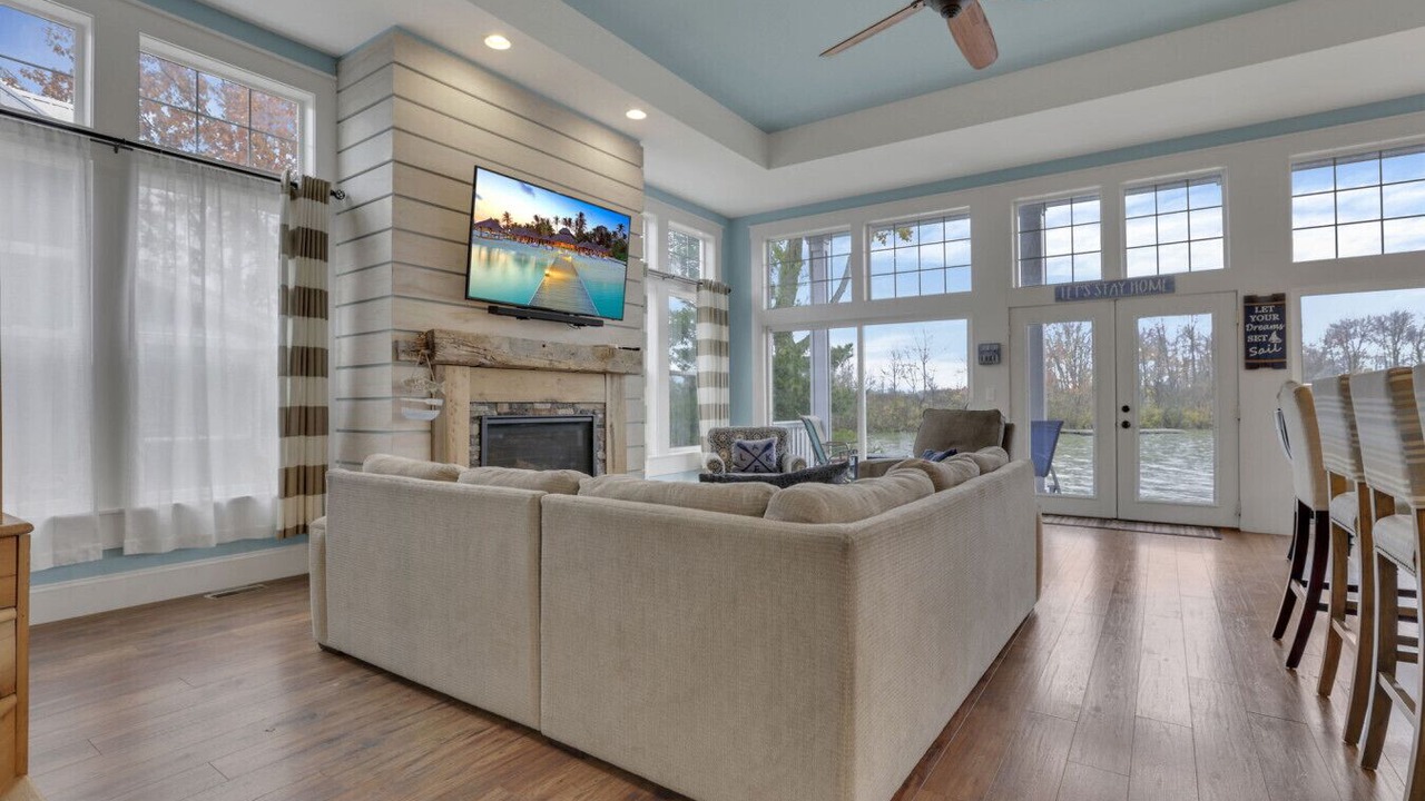 Photo of Livingroom in Buckeye Lake
