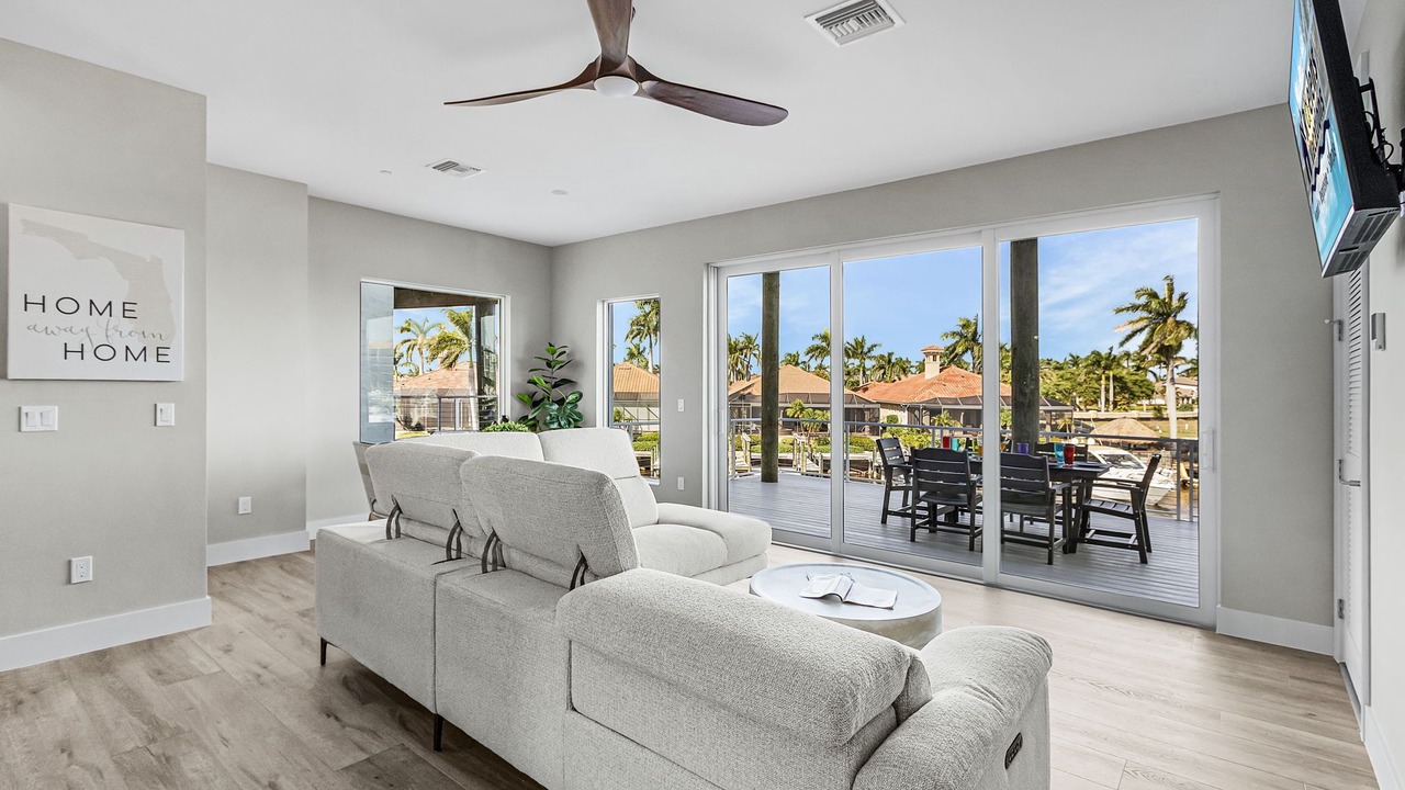 Photo of Livingroom in Cape Harbour