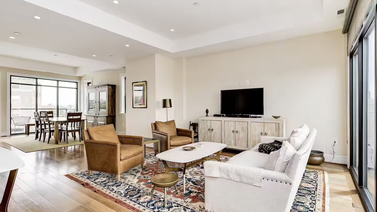 Photo of Livingroom in Dupont Circle