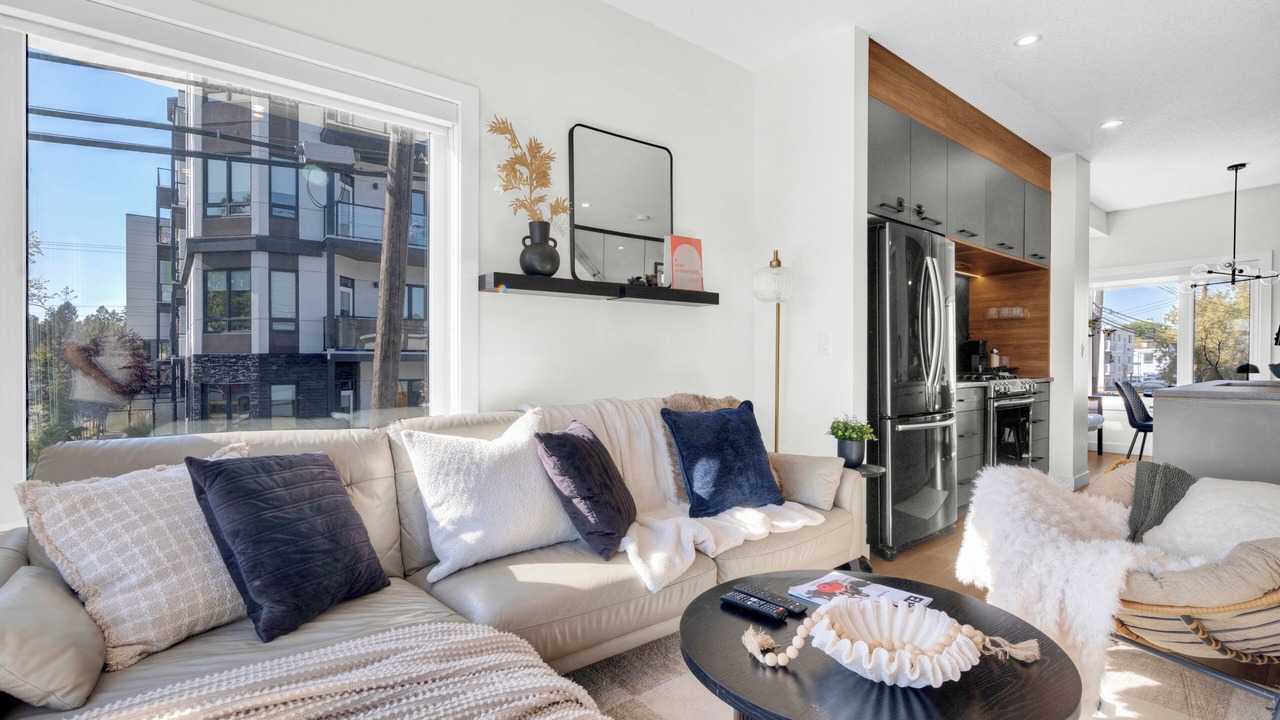 Photo of Livingroom in North Central Edmonton