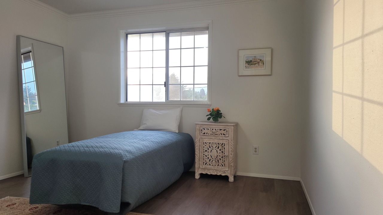 Photo of Bedroom in Seattle Metro Area