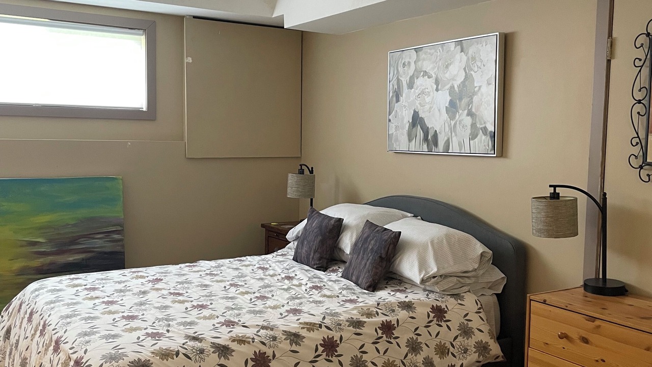 Photo of Bedroom in Davis Bay