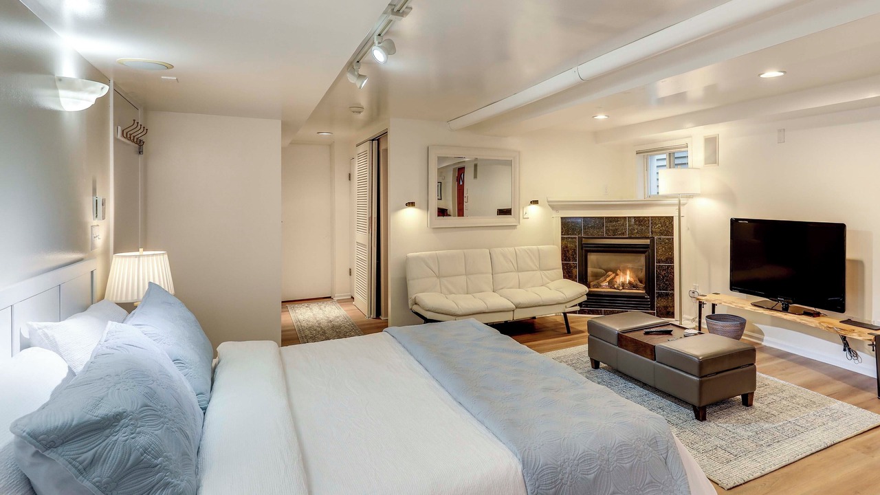 Photo of Bedroom in Green Lake