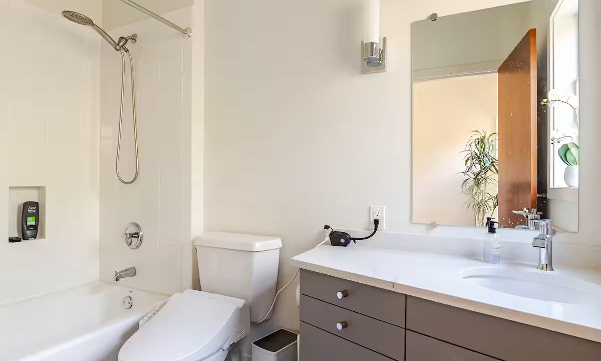 Photo of Bathroom in Inglewood-Finn Hill