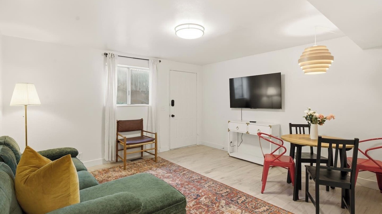 Photo of Livingroom in Pleasant Grove